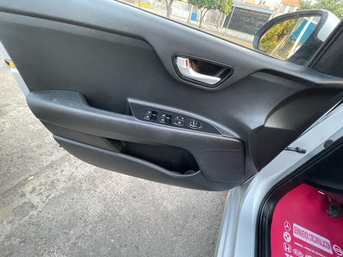 Kia Rio 1.6 Lx Sedan Mt
