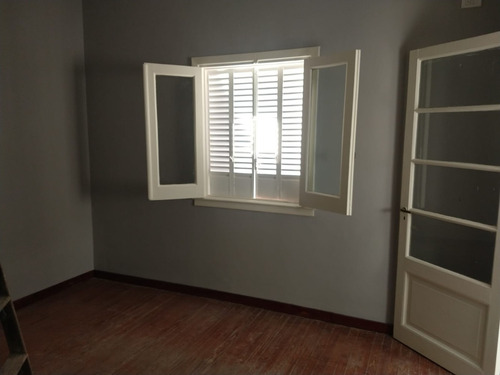 Imagen 8 de 10 de Casa En Alquiler Para Uso Profesional O Comercial.