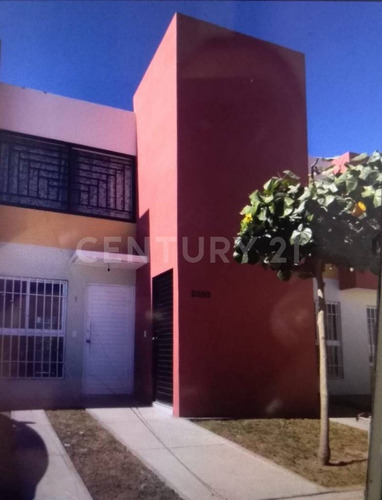 Casa En Renta En Hacienda De Las Palomas, Zapopan, Jalisco.