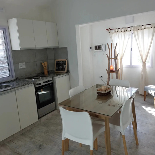 Casa Interna En San Nicolás De Los Arroyos.
