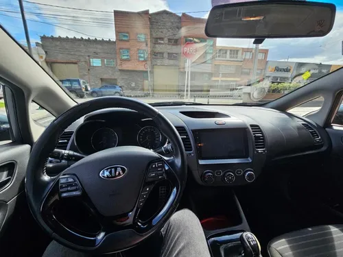 Kia Cerato Pro Sx 2nd Generacion 1.6cc Mt Aa