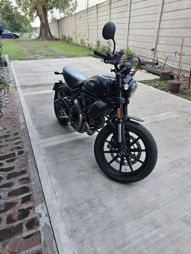 Ducati Scrambler Icon Dark