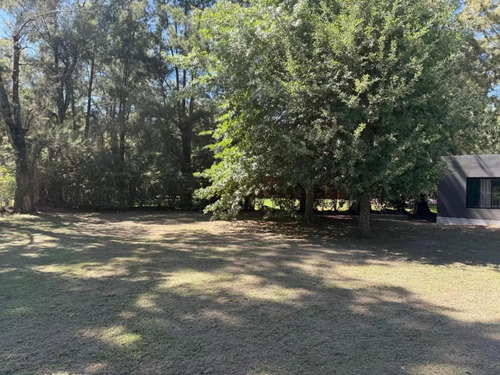Casa En Venta - 2 Dormitorios 1 Baño - Cochera - 1.500mts2 - San Vicente