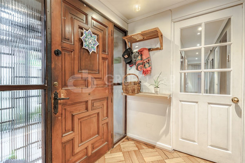 Casa En Venta De 3 Dorm. En Las Condes
