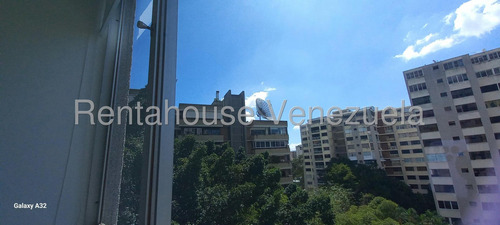 Apartamento Piso Medio Remodelado 160 M² 3h, 3b, 1p, Residencias Puerto Santo Con Piscina Pozo De Agua En Venta En Los Palos Grandes Avenida 4ta Y 5ta Transversal Caracas