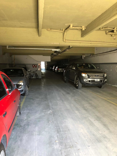 Imagen 6 de 16 de Venta Cochera Fija Villa Urquiza Porton Automatico