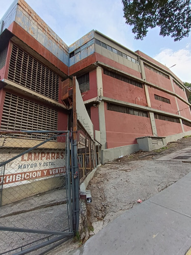 Edificio En Venta Ubicado En Petare - Rojas
