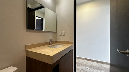 Departamento-estudio En Complejo Vertical, Zona Norte Premium, Mérida. Venta