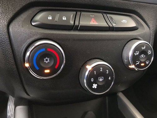 Imagem 8 de 13 de Onix 1.4 Mpfi Activ 8v Flex 4p Automático