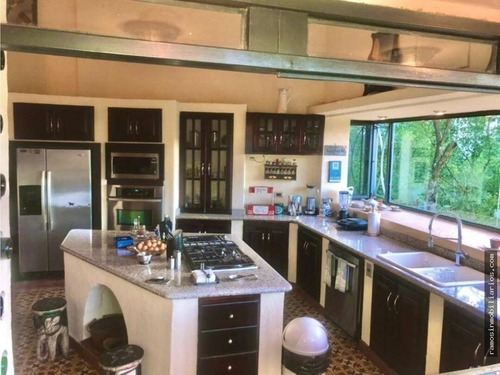 Imagen 5 de 21 de En Venta Casa Altos De Guataparo.