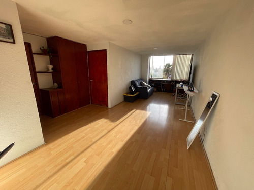 Cuarto Con Amplios Closets