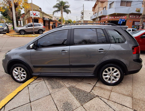 Volkswagen Suran Cross 1.6 Highline 101cv