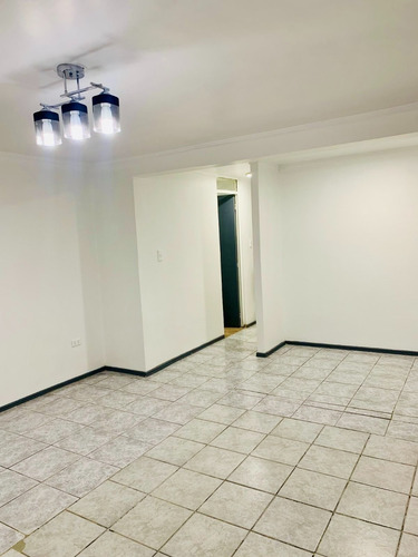 Via Local Uno 2 Dorm 1 Baño Piso 2 Lado Hispano Británico