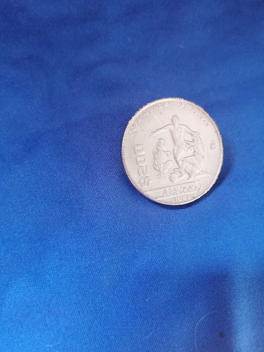 Imagen 3 de 3 de Moneda De $200 Copa Mundial De Fútbol 1986, Con Error