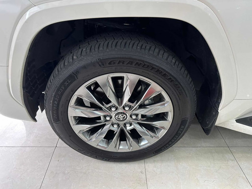 Imagen 4 de 12 de Toyota Lc 300 70 Aniversario