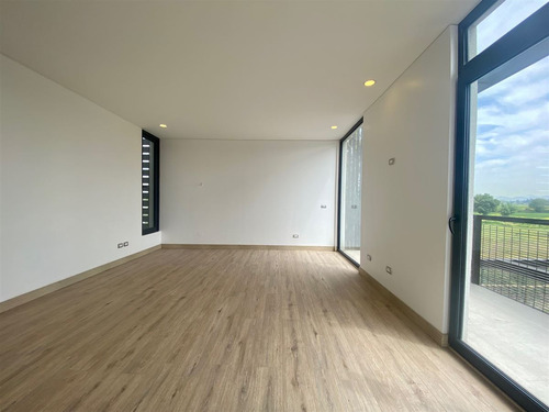 Moderna Casa Nueva En Venta 5 D En Suite Más Servicios.