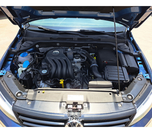 Volkswagen Jetta 2.0 L4 At