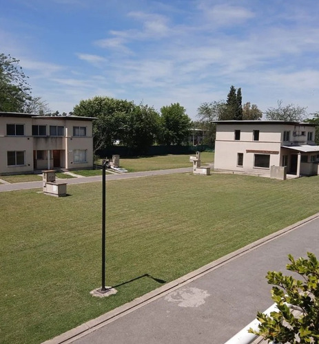 Venta Depto Con Jardín En Condominio Privado - Pilar -