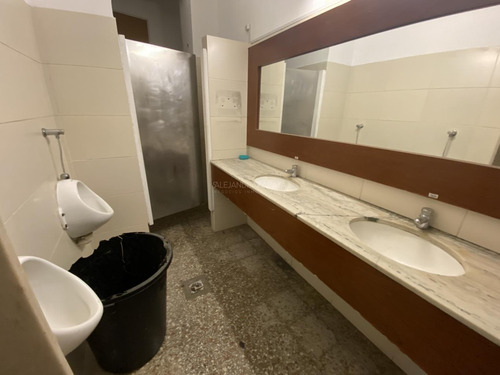 Venta Gran Local Comercial Con Renta!! Plaza Independencia