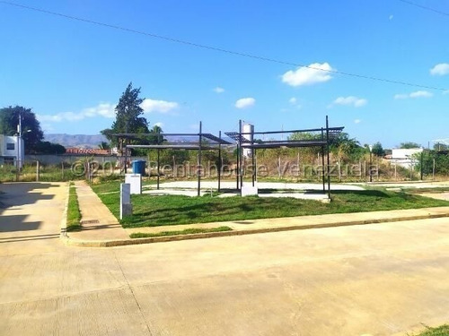 Imagen 19 de 30 de Casas En Venta En Cabudare, Lara. Código Flex: 22-14921 #0424 556 57 59 Monica C.