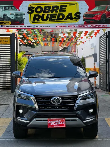 Toyota Fortuner 2.7l Mid