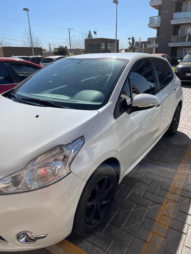 Peugeot 208 1.5 Allure Touchscreen