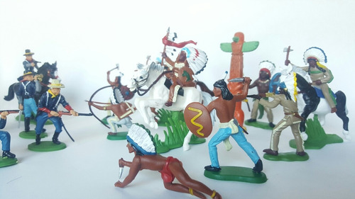 Indios Y Norteamericanos Lote X 18 Soldaditos De Plástico