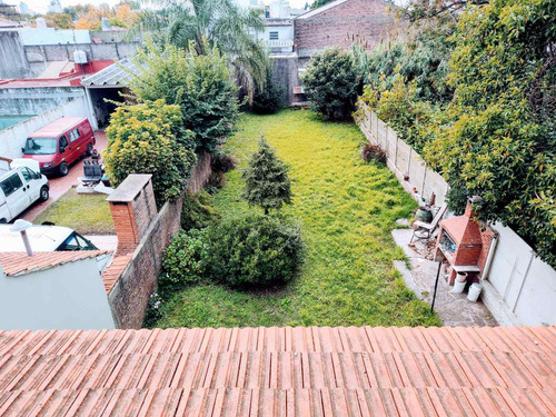 Casa Con Parque, Local Y Cochera En Quilmes