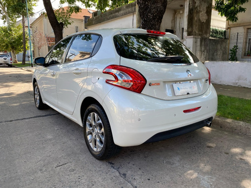 Peugeot 208 1.5 Allure Touchscreen
