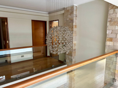 Excelente Casa Comercial Nueva Costanera - Vitacura, 4 Dorm