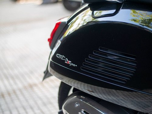 Imagen 2 de 16 de Vespa Gts 300 Super Negra Financiación Disponible
