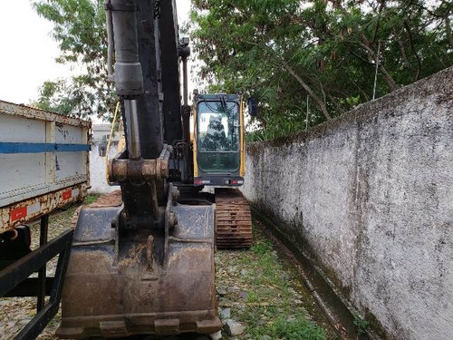 Escavadeira Volvo Ec 210 Ano 2010 Horímetro 5.680