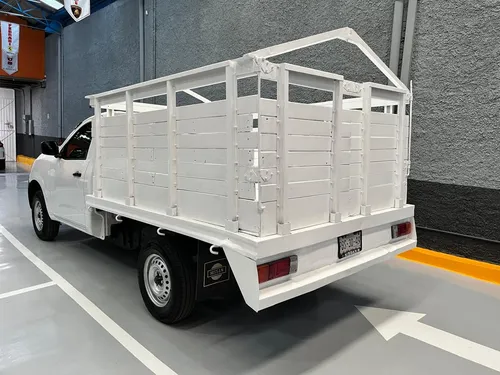 Nissan NP300 2.5 Estacas Dh Mt