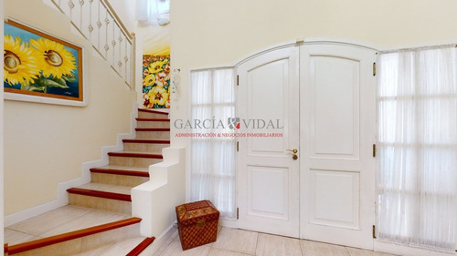 Venta En Casa Barrio Golf, Punta Del Este. - Ref: 2803