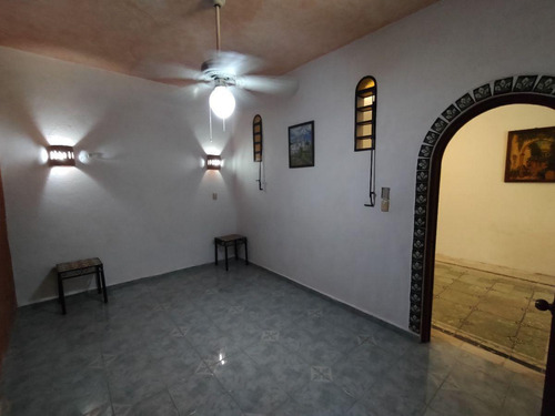 Casa En Renta 5 Habitaciones En Colonia Centro, Merida