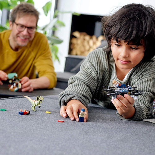Lego Jurassic World Dilophosaurus En El Kit De Construcción