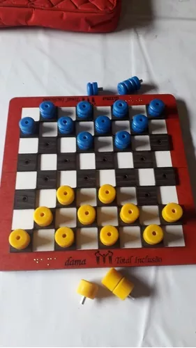 Jogo de Damas adaptado Braille