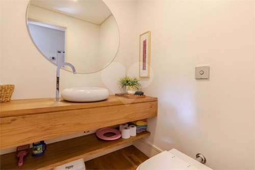 Casa Moderna, Reformada,4 Suítes, Ambientes Amplos E Integrados, Acabamento De Primeiríssima,5 Vagas - 353-im10077