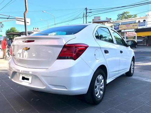 Chevrolet Onix Plus 2020 1.4 Base