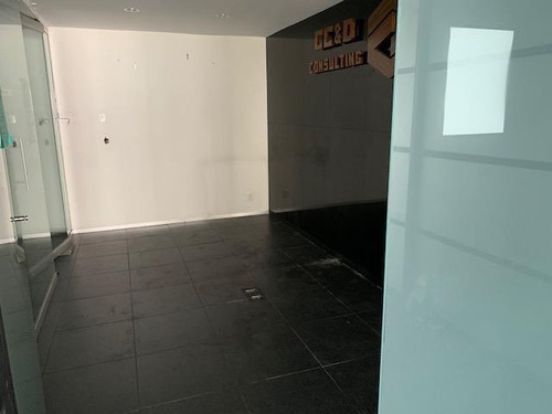 Polanco, 220m2 Totalmente Acondicionada, Sala De Juntas, Privados, Área De Comedor, 2 Baños, Área Abierta De Trabajo. Muy Cerca Del Metro Polanco. El Edificio Cuenta Con Vigilancia 24 Horas