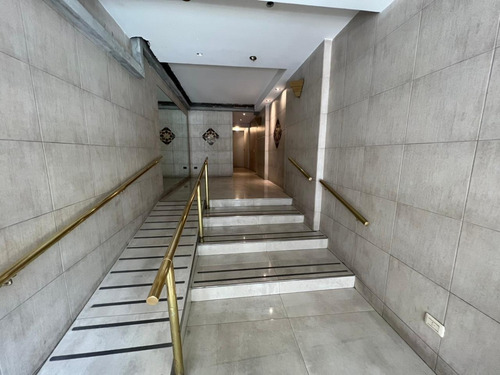 Imagen 23 de 24 de Departamento 4 Ambientes Al Frente Con Balcón Corrido Y Baulera