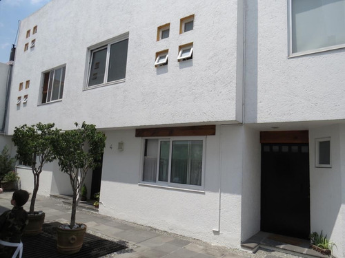 Casa  En  Venta  Las Aguilas