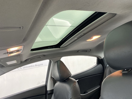 Imagen 23 de 25 de Hyundai Elentra Gls 1.8