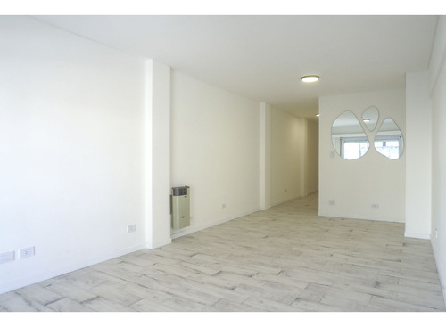 Venta. Departamento 2 Dormitorios. Reciclado A Nuevo.