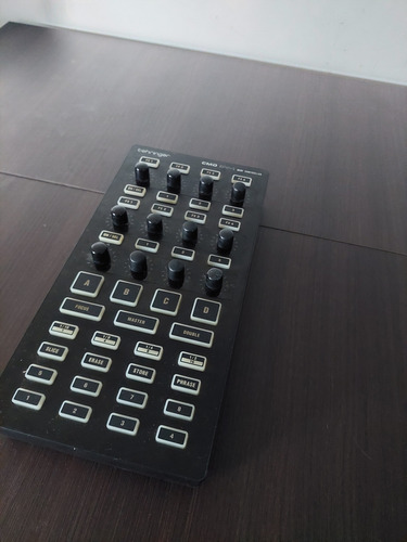 Behringer Cmd Dv-1 Controlador Midi Usado En Buen Estado Negro (Usado)