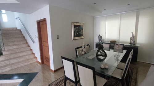 Venta De Hermosa Casa Equipada En La Urbanización Colinas De Vista Alegre. Fr