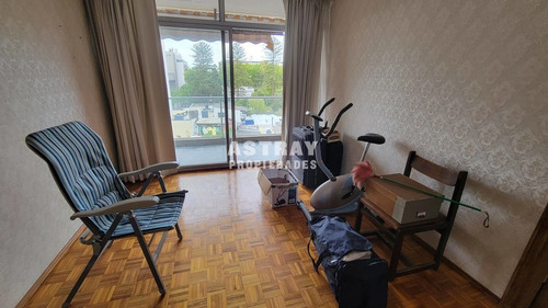 Imagen 5 de 17 de Apartamento En Venta De 3 Dormitorios En Pocitos (ref: Ast-2919)