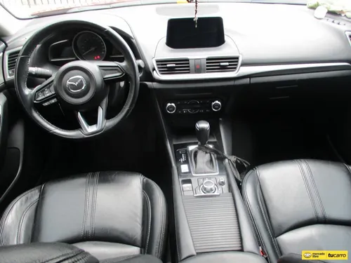 Mazda 3 TOURING 2000CC AT AA