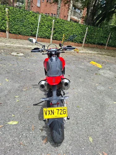 Ducati Hypermotard 698