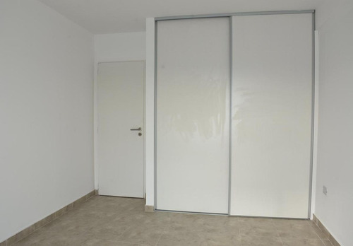 Imagen 6 de 10 de Departamento - Moron